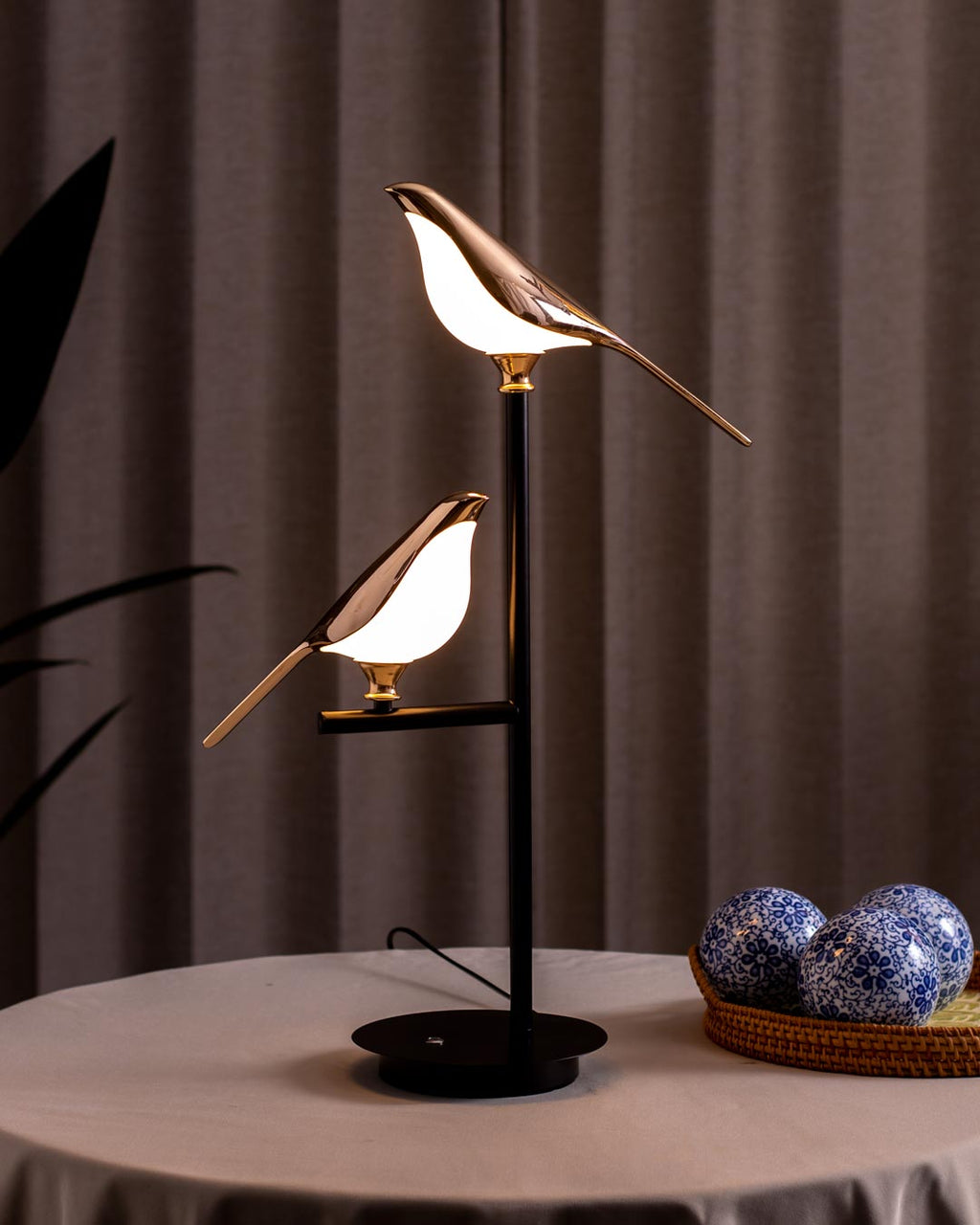 Aves 2-Bird Ambient Desk Lamp