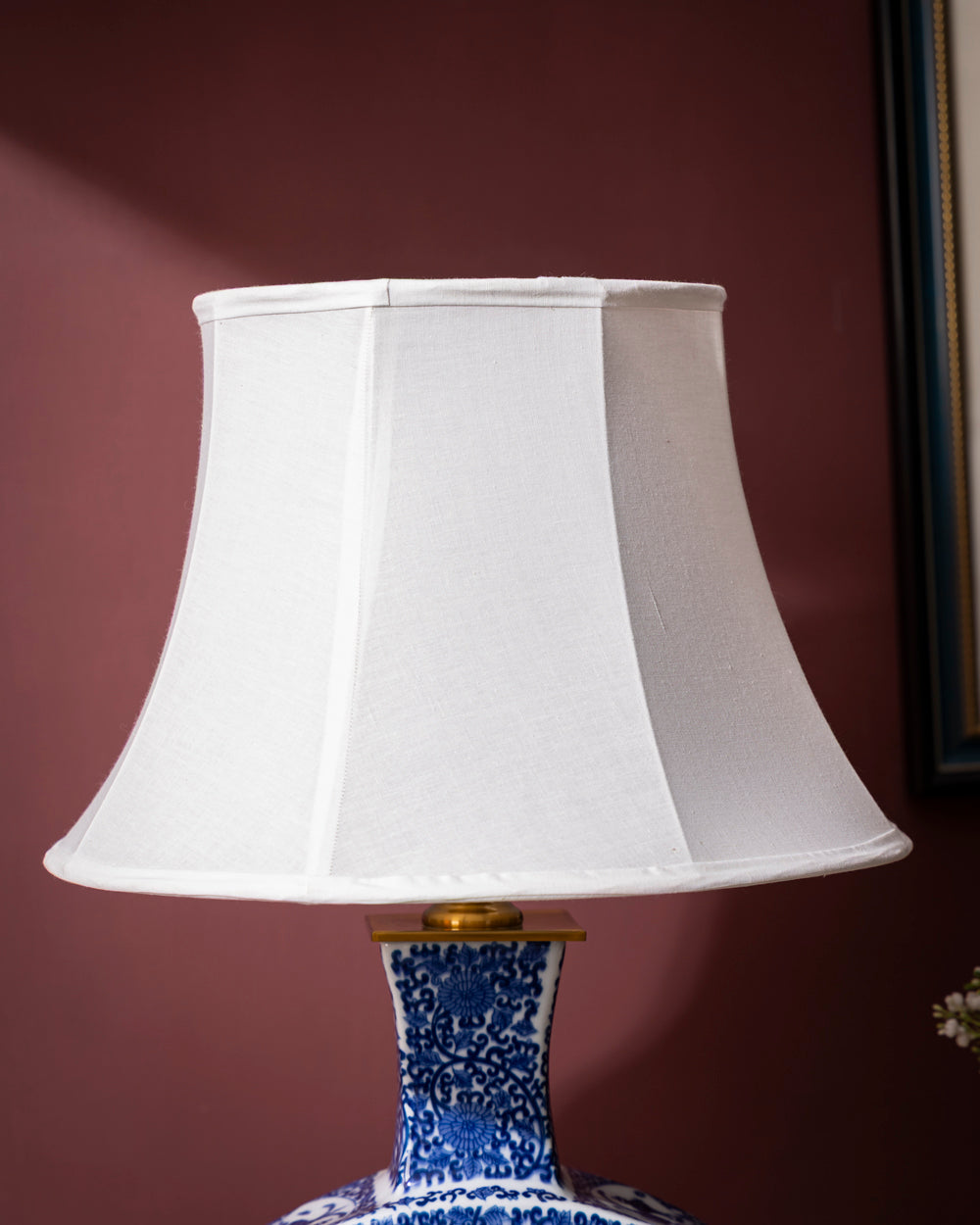 'Warriors' Fan Shape Porcelain Vase Table Lamp