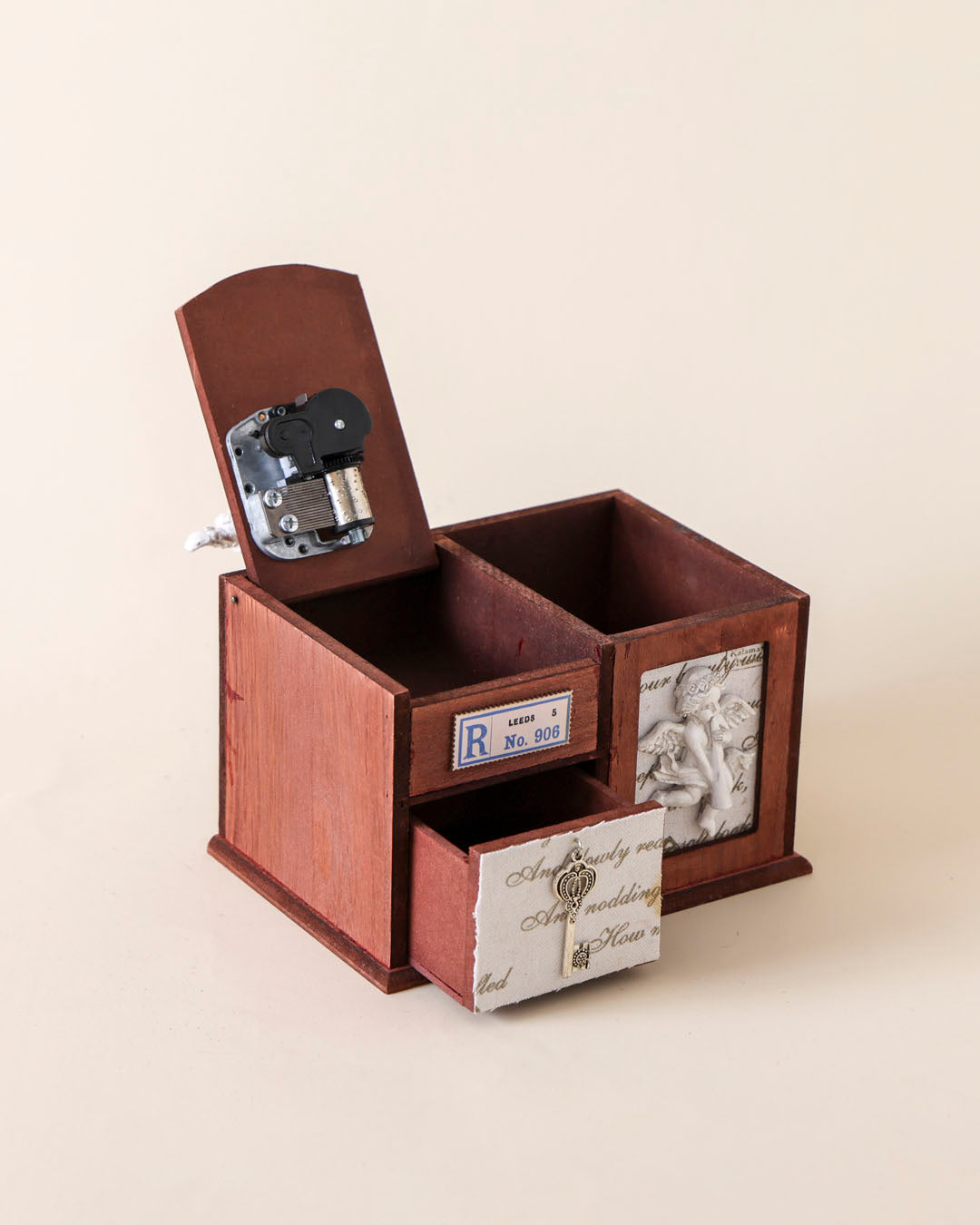 Angle Cherub - Musical Box