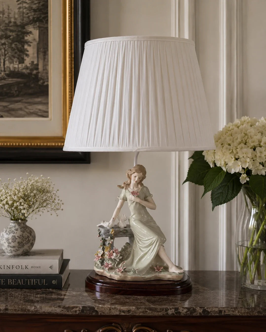 Aria of the Doves Figurine Lamp