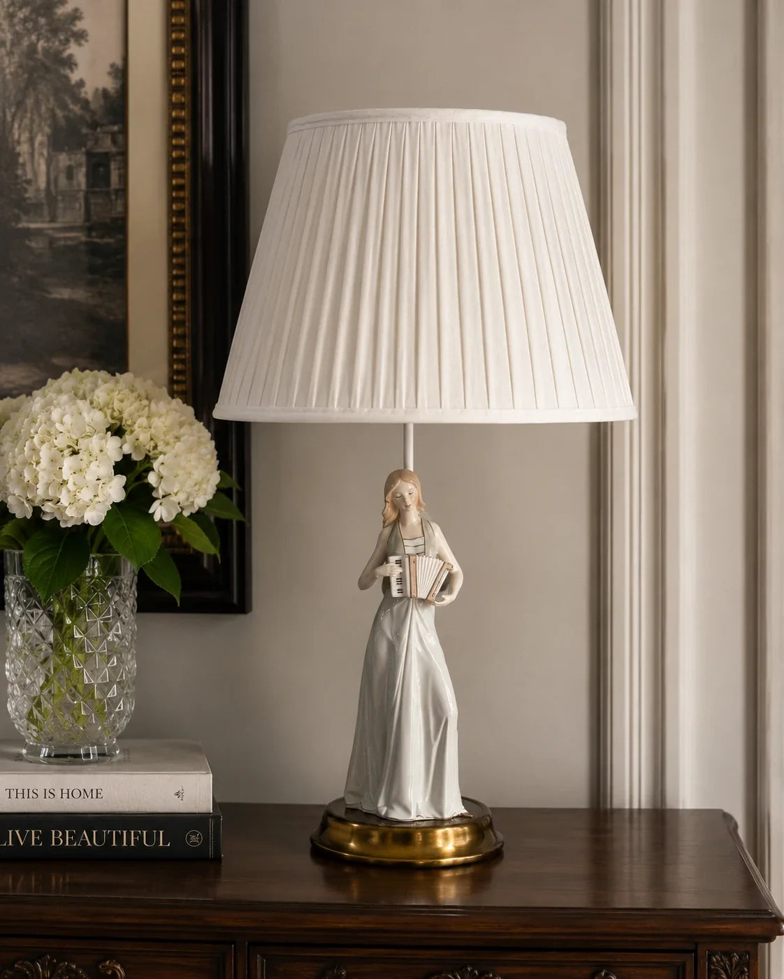The Crescendo Lady Figurine Lamp