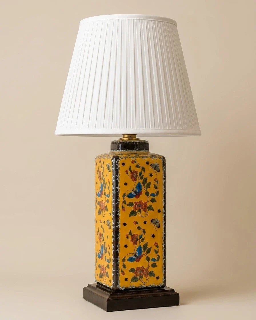 Famille Jaune Table Lamp